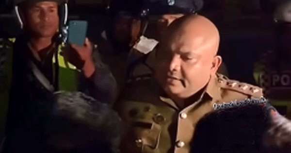 රැස්වීමට සරසද්දී පොලිසිය හා සංවිධායකවරු මත ගැටුමක