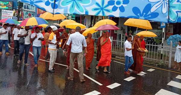 ඥානසාර හිමිට නිදහස ඉල්ලා ආරම්භ කළ පා ගමනට කොටපිටියේ අනුනාහිමිත්
