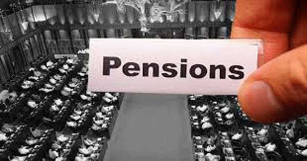 මන්ත්‍රී පැන්ෂන් කැපීම සම්මතයි