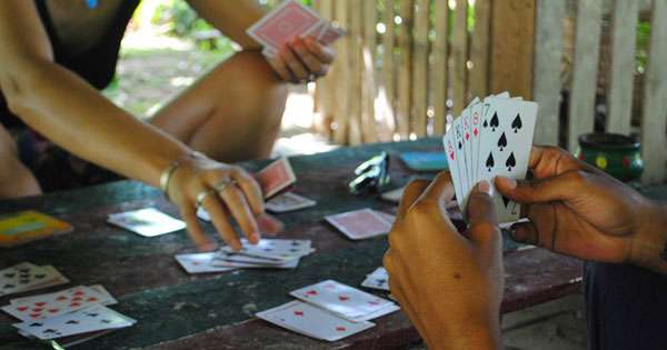 මුදලට බූරුවා ගැසූ බස් සේවකයෝ 15ක් මාට්ටු