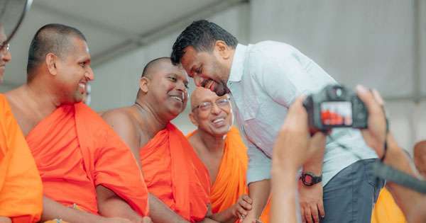 ජනපතිගෙන් පෞද්ගලික තෙල් සමාගම් වලට සැර කතාවක්