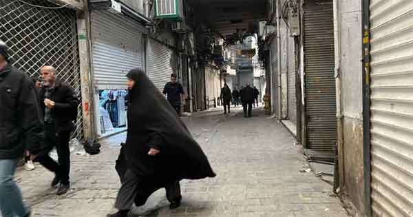 ඉරාන පාලනය වෙනස් කරන්න ඇමෙරිකාව මාන බලනවා