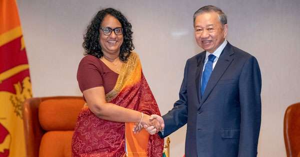වියට්නාම් ජනපති - අගමැතිනිය හමුවෙයි