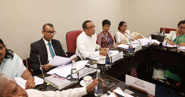විභාග ප්‍රතිඵල ඉක්මනින් නිකුත් කරන්න පාර්ලිමේන්තු කමිටුව මැදිහත් වෙයි