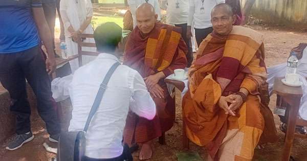 සාම පාගමන නාවුලට කිට්ටුවේ:දැක ගන්න මඟ දෙපස දහස් ගණනක් පෙරකති