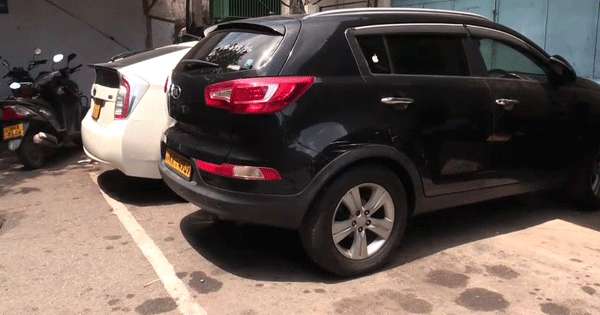 එකලස් කළ වාහන 20ක්  සමග තුනක් මාට්ටු