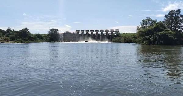 දැදුරුඔයේ දොරටු ඇරේ