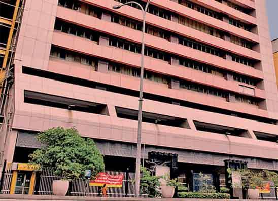 අපේ බදු ආදායම් පිටරටට පිනට නොදෙමු