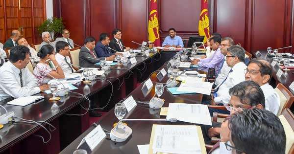 වෙරළ තීරවල අනවසර ඉදිකිරීම් නවතන්න දැඩි පියවර