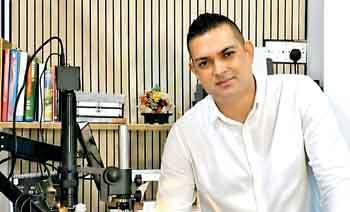 මැණික් ගලක් හරියටම අඳුරගන්න අලුත් ඇසක්