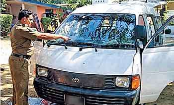 කිඹුලාඇළ ගුණාට යනඑන මං නැතිකළ පොලිස් ප්‍රහාරය