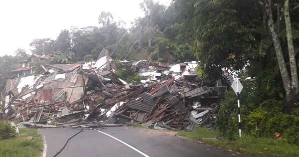 බදුල්ලට දැඩි හානි,බදුල්ල, මහියංගන රෝහල් යටවේ