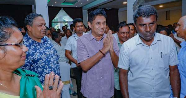 ’’ආණ්ඩුව ජනතා බලාපොරොත්තු පුස්සක් කරලා’’