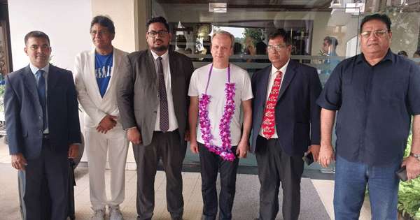 ලෝක චෙස් සම්මේලනයේ සභාපති දිවයිනට