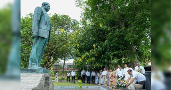 කදිරගාමර්ගේ ගුණ සමරයි
