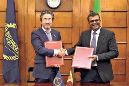 ග්‍රාමීය ප්‍රවේශ මාර්ග වැඩි දියුණු කිරීමට ADB වෙතින් ඩො. මි. 90 ක ණයක්