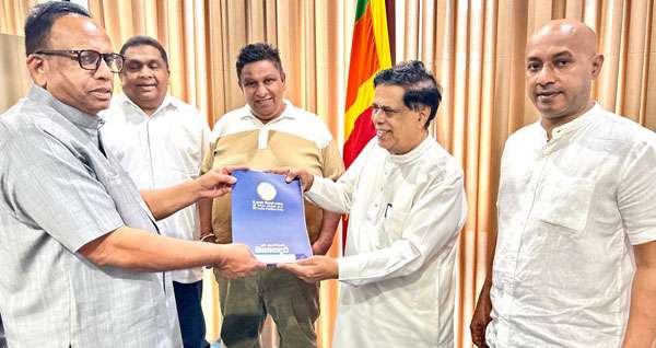 ශ්‍රී﻿ලනිප කුරුණෑගල නායකත්වය හිටපු ඇමති ජයරත්න හේරත්ට