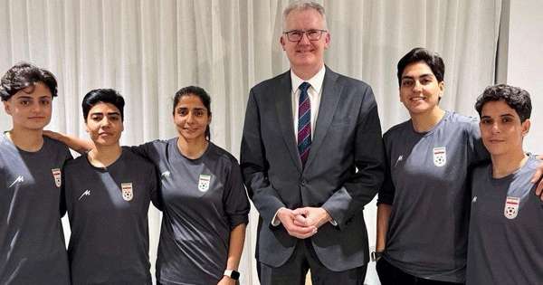 ඉරාන කාන්තා පාපන්දු කණ්ඩායම ජාතික ගීය නොගයයි