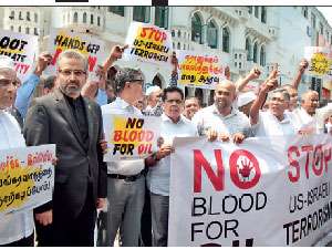 තවම ඇවිළෙන ඉරාන නැවේ ගින්න