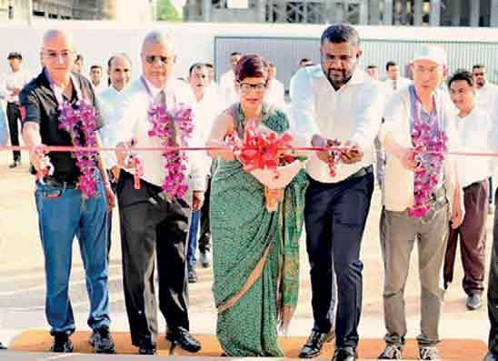 හේලීස් ඇග්‍රිකල්ච ශ්‍රී ලංකාවේ ප්‍රථම ශීත කළ සාන්ද්‍රිත පොල් වතුර නිෂ්පාදනාගාරය විවෘත කරයි