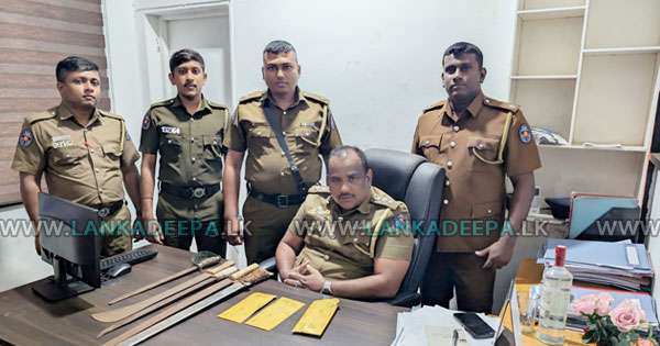 තියුණූ ආයුධ කල්ලියක තුනක් අත්අඩංගුවට