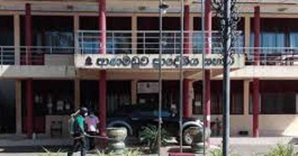 ආනමඩුවේ බලය තවම කාටවත් නෑ