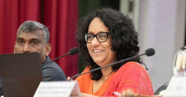 සංවර්ධන වැඩ ඉවර කරන්න අගමැතිගෙන් ඉලක්කයක්