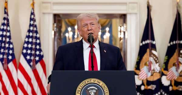 ට්‍රම්ප් ජාතිය අමතයි