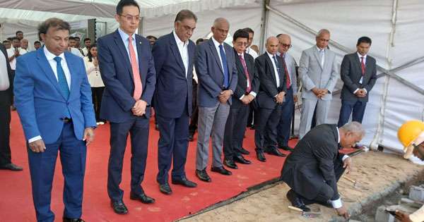 රේගුවේ ඉලක්කය සපුරයි