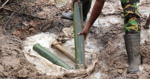 වාකරෙන් පුපුරන ද්‍රව්‍ය සොයාගනී