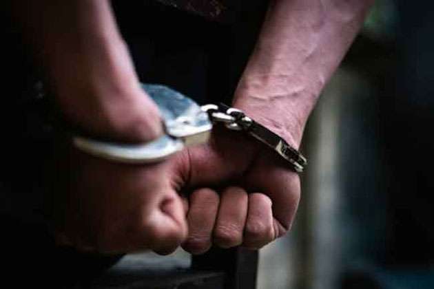 රංගන ශිල්පියෙක් කොකේන් එක්ක අල්ලයි