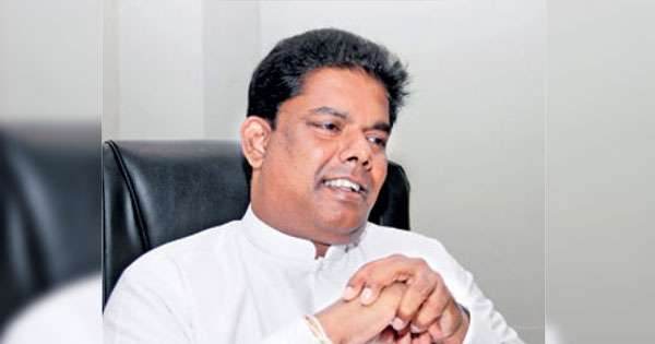 ආණ්ඩුව හැසිරෙන්නේ වරදක් කලක් සිතකින් නොවේ වගේ