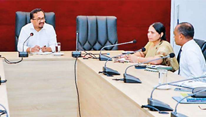 පෞද්ගලික අංශයේ  රැකියා පුරප්පාඩු ලක්ෂ හතරක්
