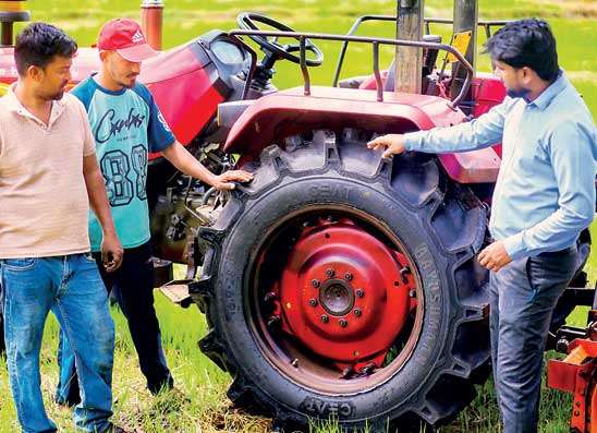සියැට් වෙතින් සී සෑමට තවත් ට්‍රැක්ටර් ටයර් වර්ග තුනක්