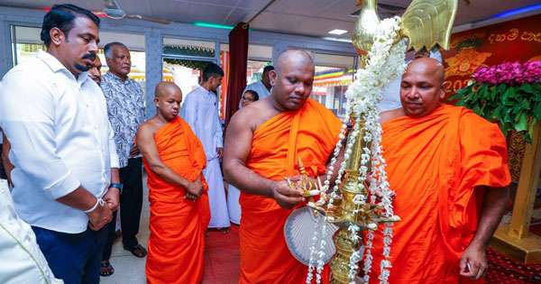 අපේ ලේ නහර වල දුවන්නේ බෞද්ධ සිතුම් පැතුම්