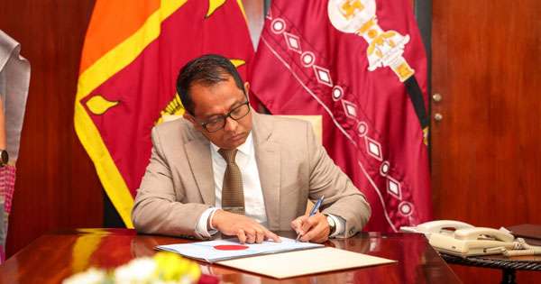 දූෂණ විරෝධී පනත බලාත්මක වෙයි