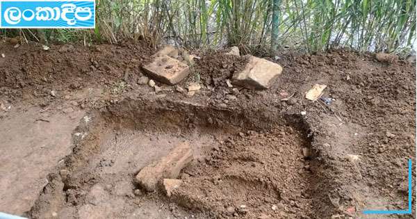 ගම්පොළ පාසල් භූමියක පැරැණි බංකරයක්?