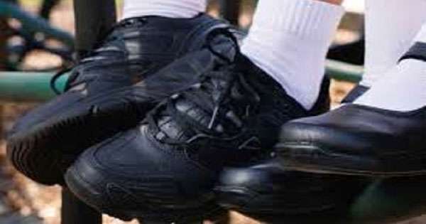 පාසල් සිසුන්ට දුන් පාවහන් තිළිණපත් කාලය දීර්ඝ කෙරේ