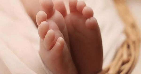 දින 10ක දරුවා ගලක් හිරවී මැරිලා