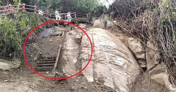 ශ්‍රීපාද නාය ගිය තැනින් පැරණි  පඩි පෙළක්