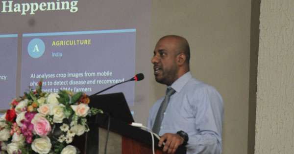 රත්නපුරේ රාජ්‍ය සේවකයන්ට AI උගන්වයි