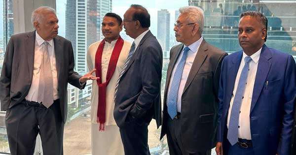 විපක්ෂයේ ප්‍රබලයෝ රහස් කතාවක