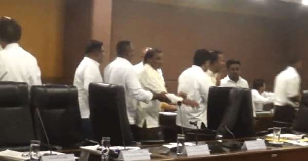 මහරගම නගර සභාව උණුසුම් වෙලා