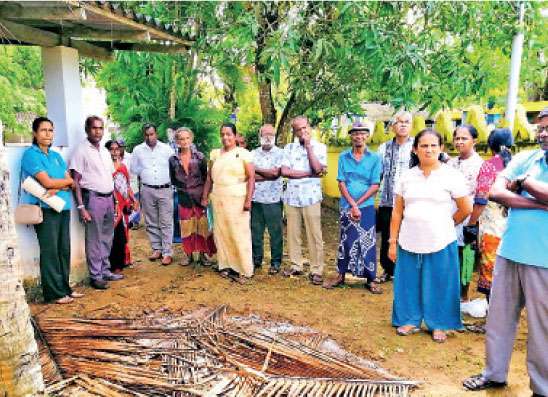 පොල් දෙසතිය බෙන්තොට තුන්දූවේදී ඇරැඹේ