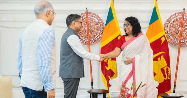 ඉන්දීය විදේශ ලේකම්- අගමැතිනිය හමුවෙයි