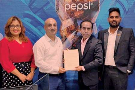 වරුන් බෙවෙරේජස් සමාගමේ  PET ප්ලාස්ටික් ප්‍රතිචක්‍රීකරණයට නව හවුල්කාරිත්වයක්