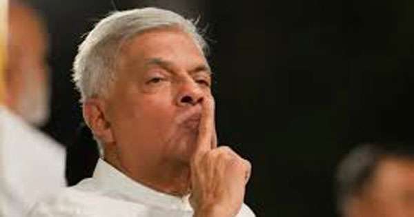 ‘‘තව ටික දවසකින් මෙරට ආර්ථිකය කඩා වැටෙනවා‘‘