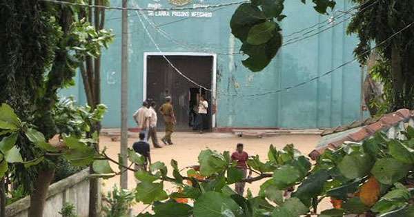 මීගමුව බන්ධනාගාරයේ රැඳවියෝ දෙපිරිසක් ගැටෙති
