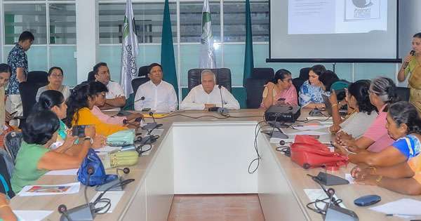 එජාප වනිතාවෝ රනිල් හමුවෙති