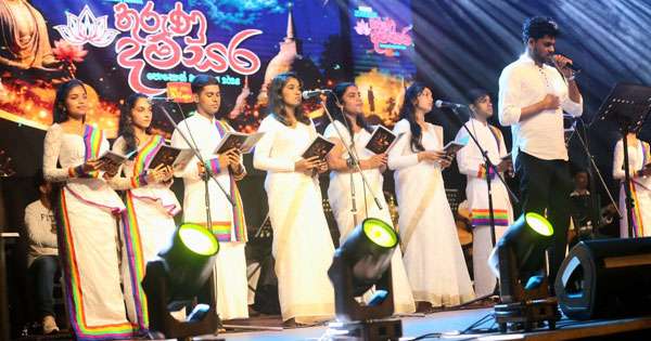 තරුණ සේවා සභාවත් පොසොන් ආලෝකයෙන් හැඩ වෙයි